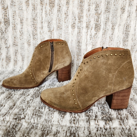 Frye "Nora" Studded Ankle Boots Short Tan Suede Block Heeled | Women's Size 8B - Picture 8 of 14